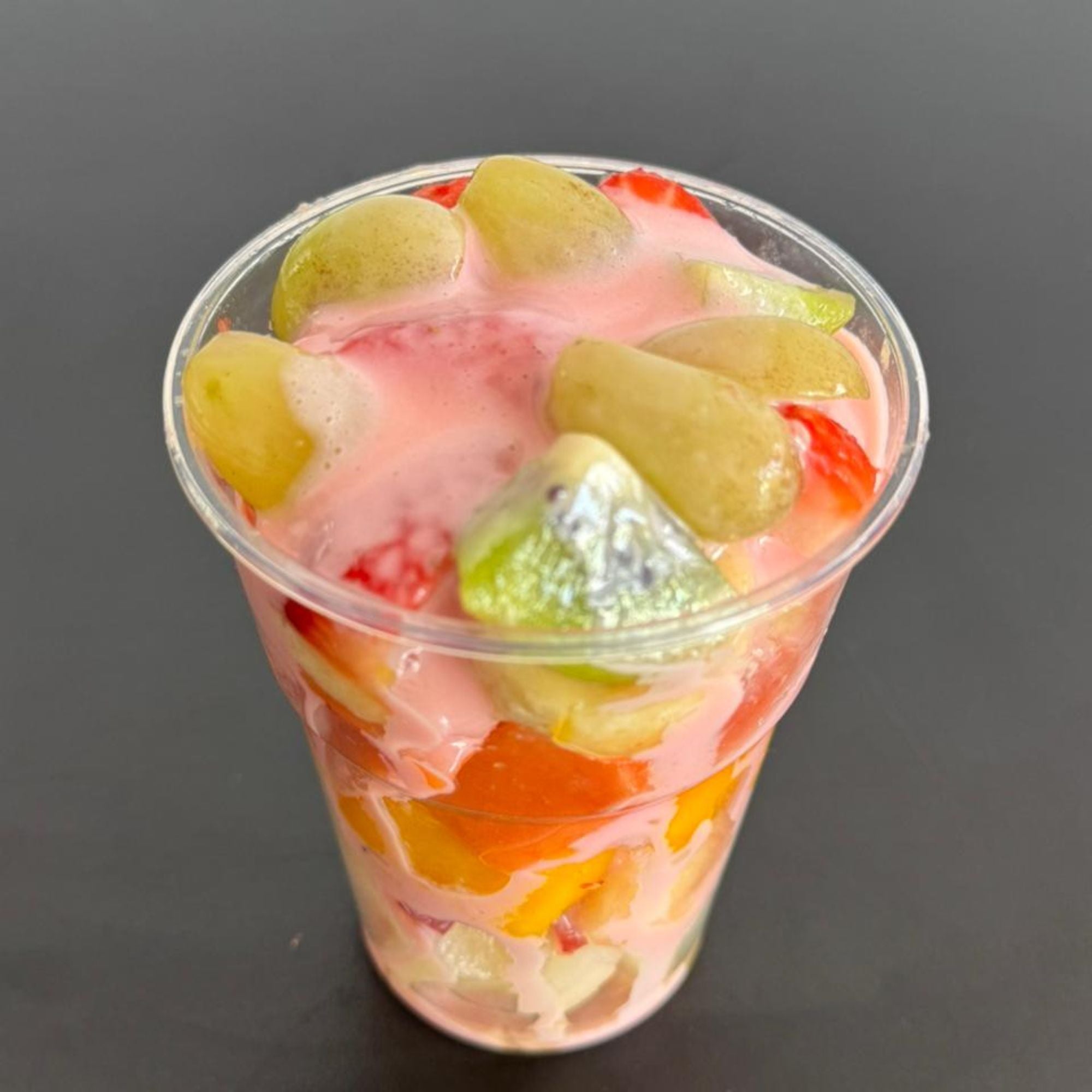 Salada de Frutas com Creme de Morango 180g | Cód 809
